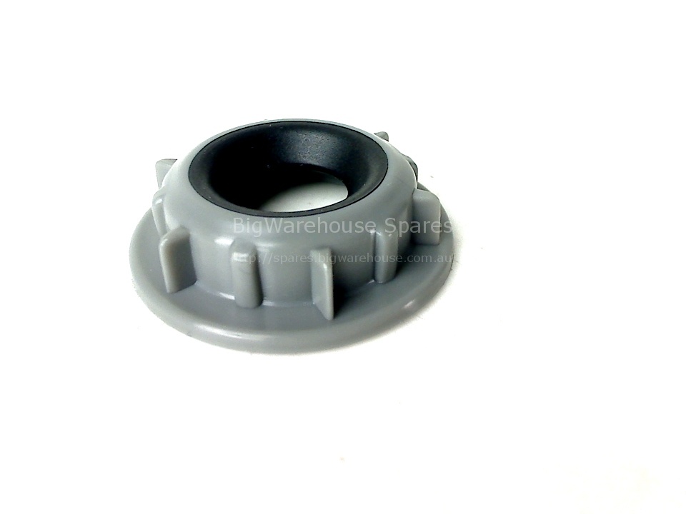 External pipe nut