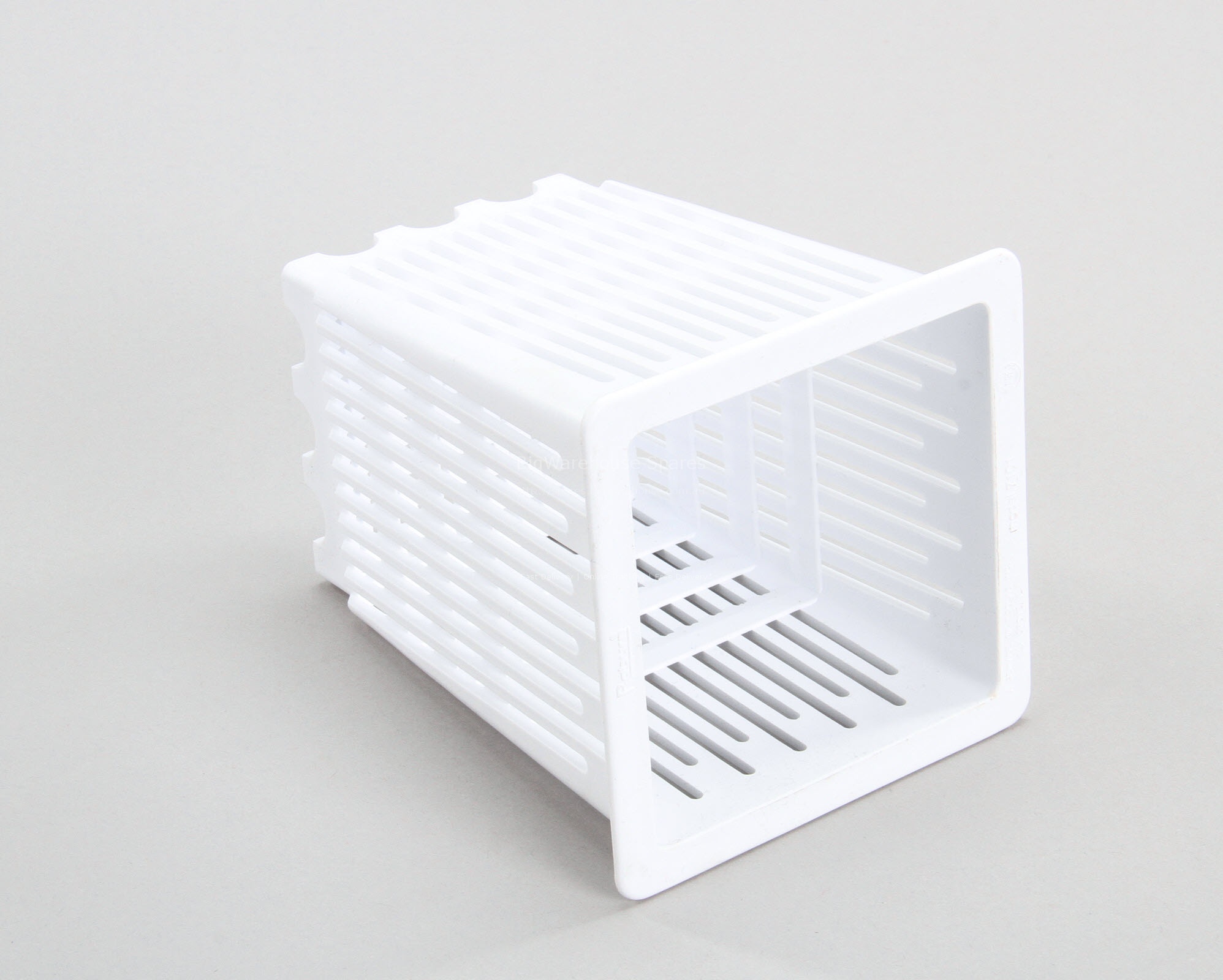 INDIVIDUAL SERVING PLASTIC BASKET; PASTA